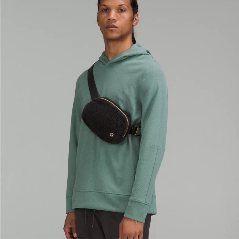 Lululemon Fleece Everywherey Belt Bag Black NWT